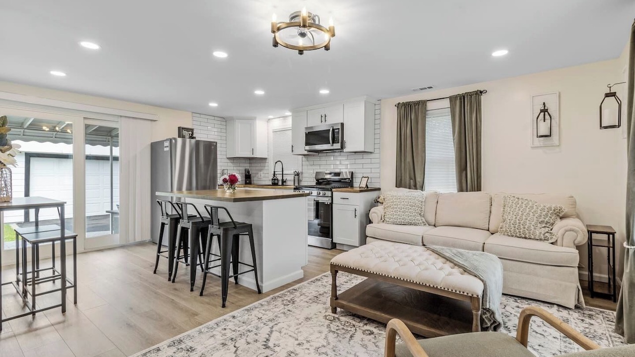 Photo of Livingroom in Cheektowaga
