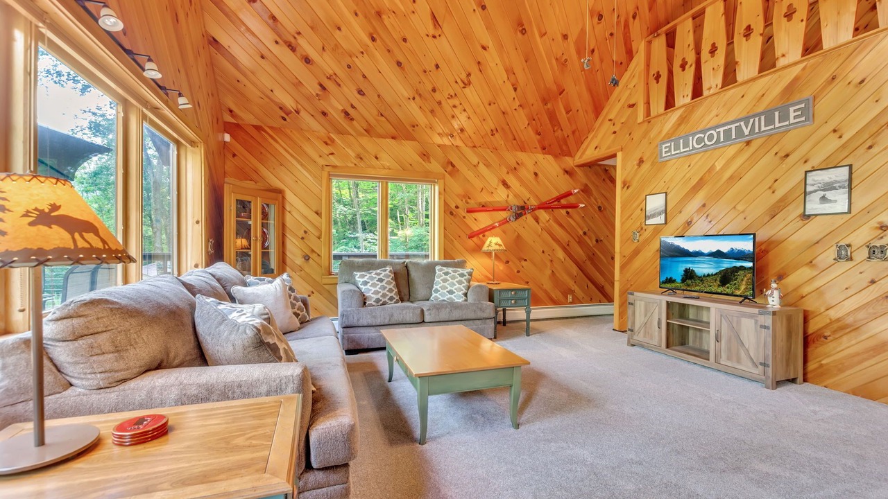 Photo of Livingroom in Ellicottville