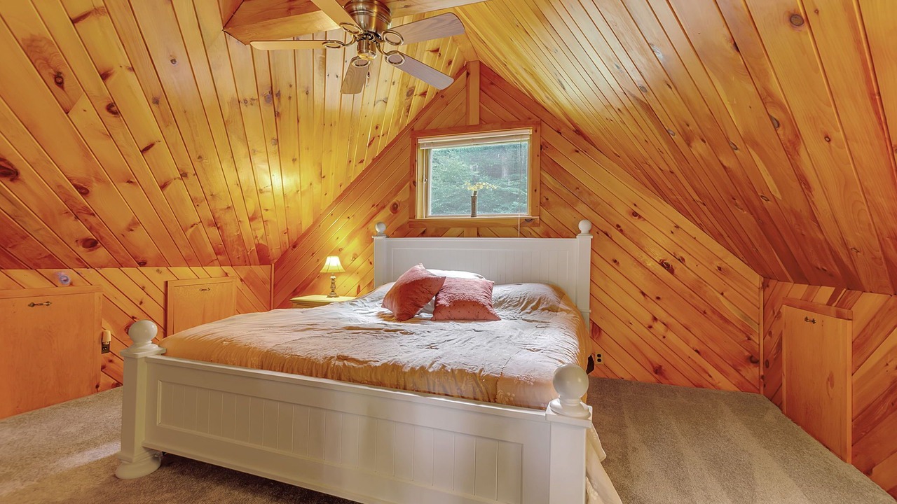 Photo of Bedroom in Ellicottville