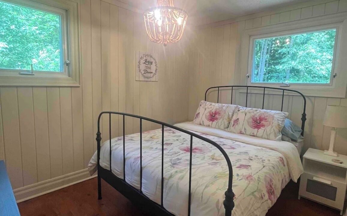 Photo of Bedroom in Muskoka Lakes
