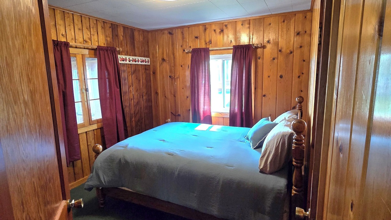 Photo of Bedroom in Burt Lake