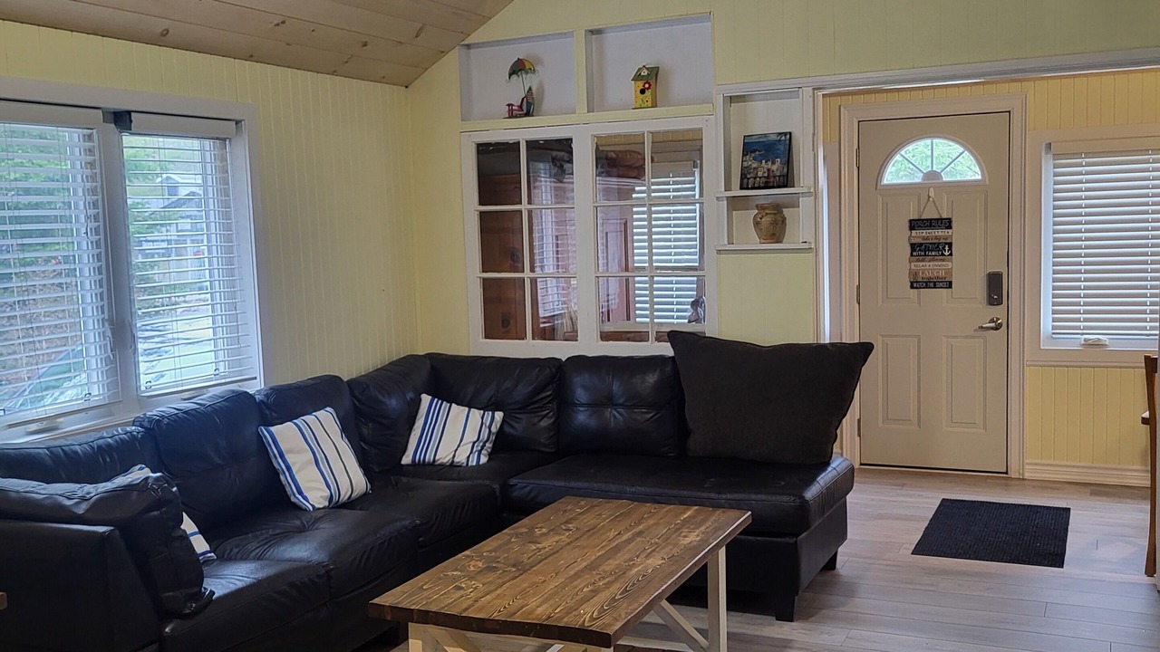 Photo of Livingroom in Tiny
