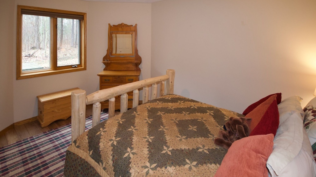 Photo of Bedroom in Grand Bend