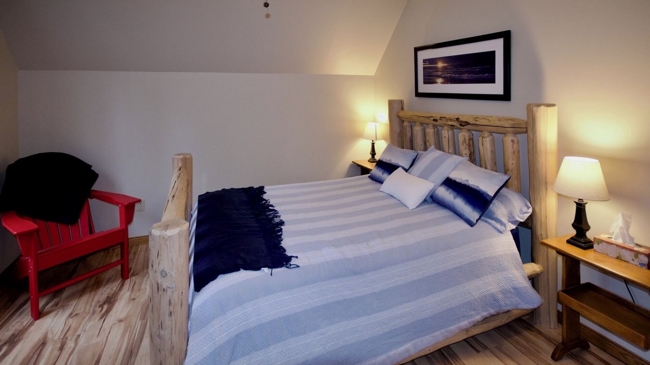Photo of Bedroom in Grand Bend