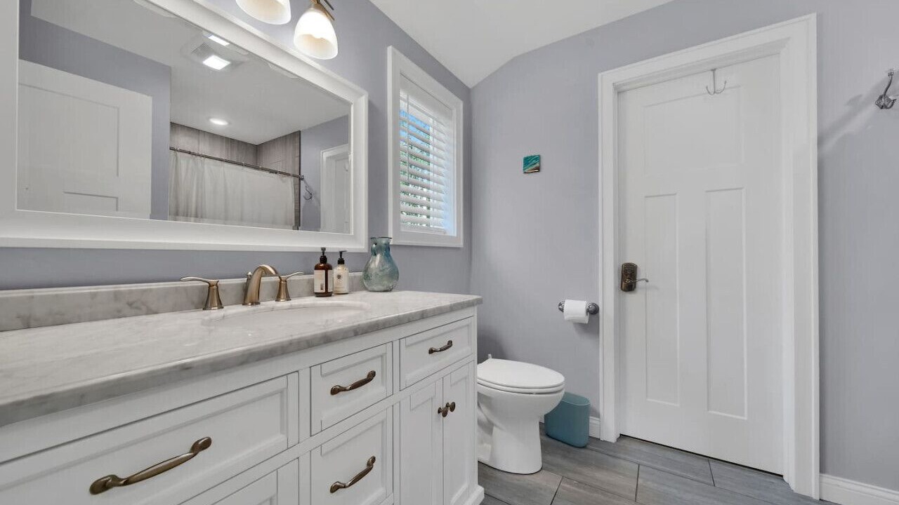 Photo of Bathroom in Pigeon