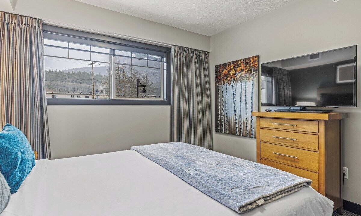 Photo of Bedroom in Dead Man's Flats