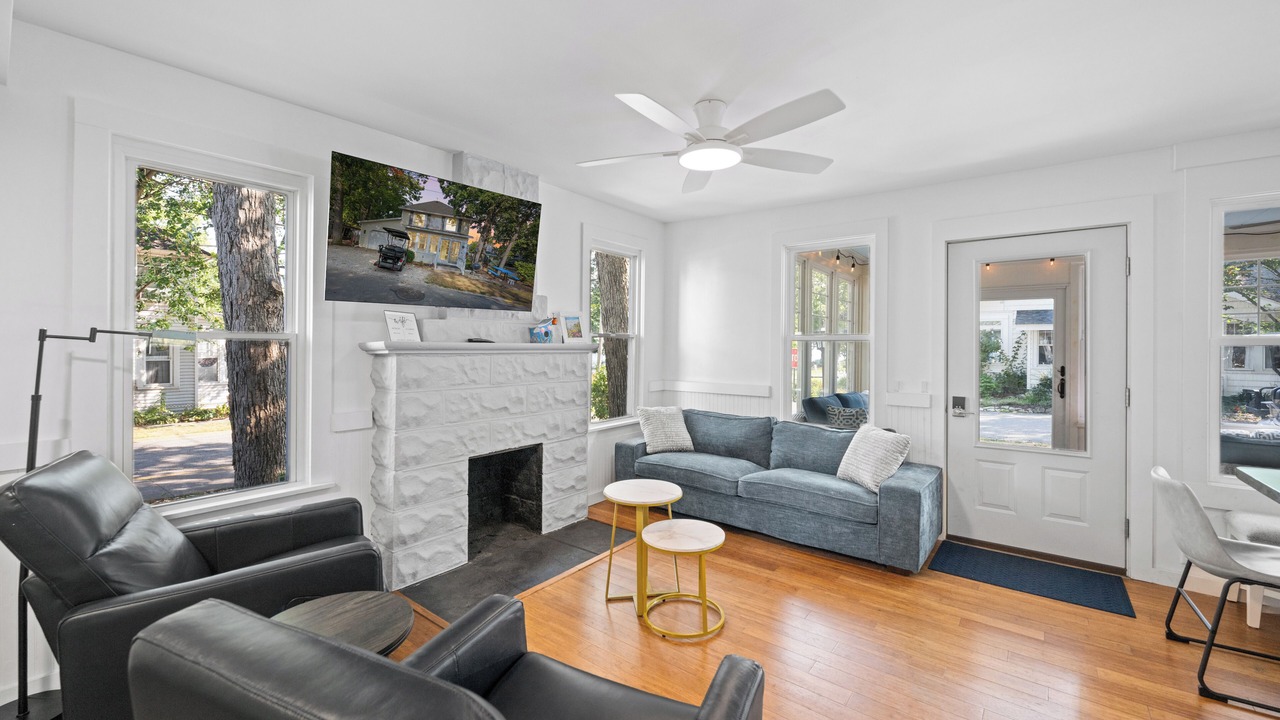 Photo of Bedroom in Lakeside
