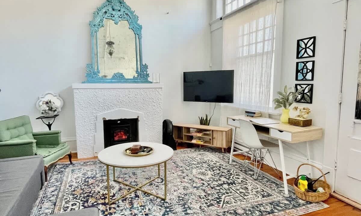 Photo of Livingroom in Marpole