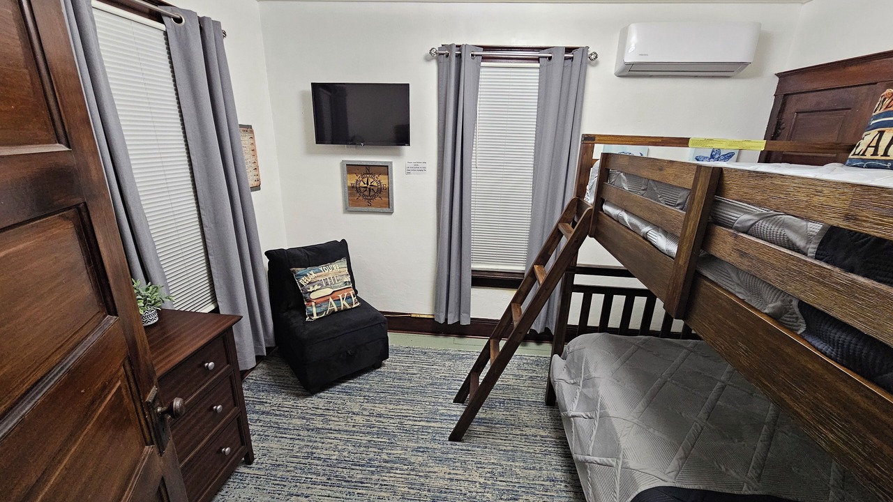 Photo of Bedroom in Port Clinton