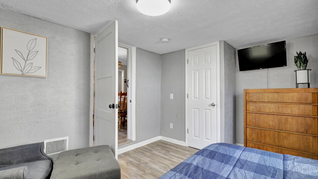 Photo of Bedroom in Lansing