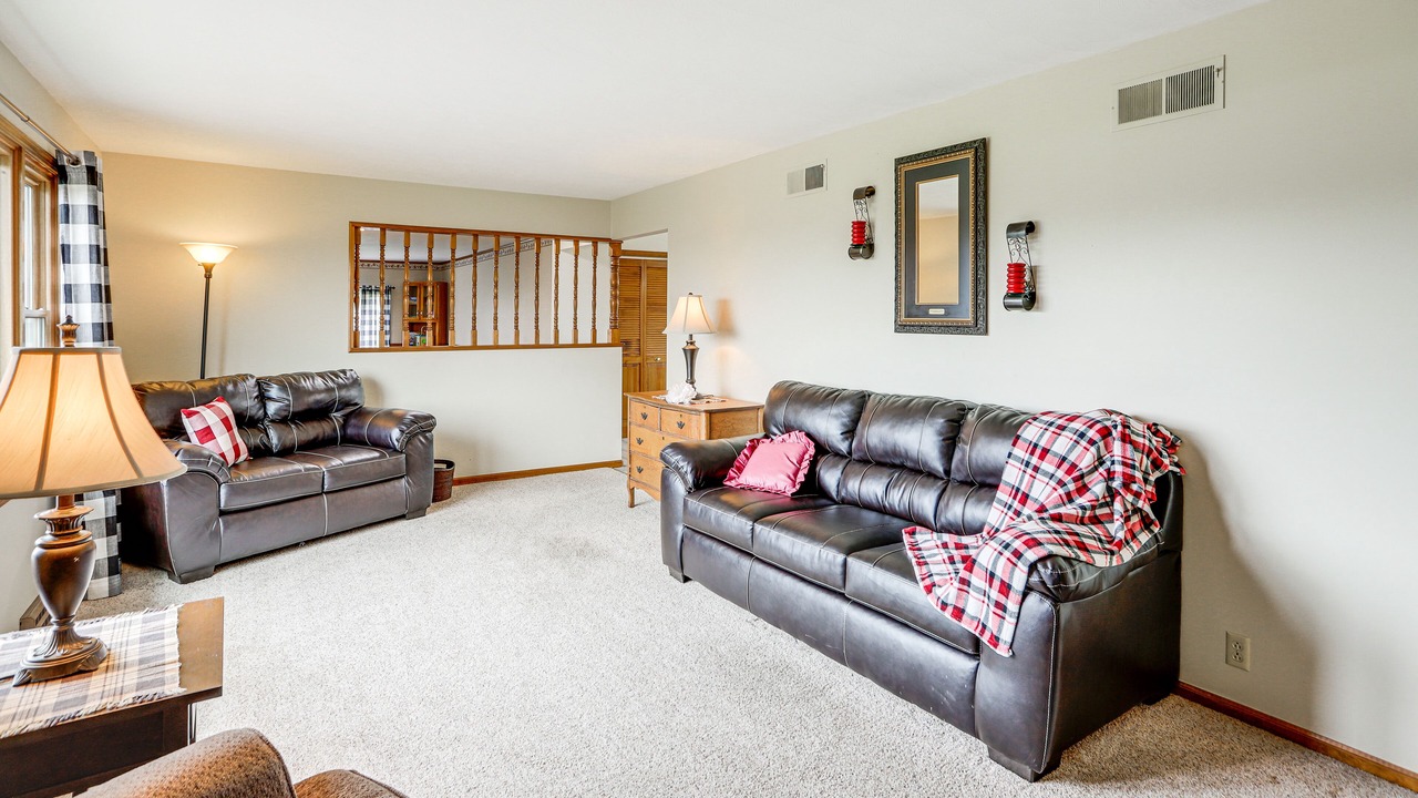 Photo of Livingroom in New Haven  Huron County