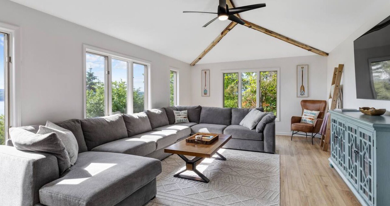 Photo of Livingroom in Canandaigua