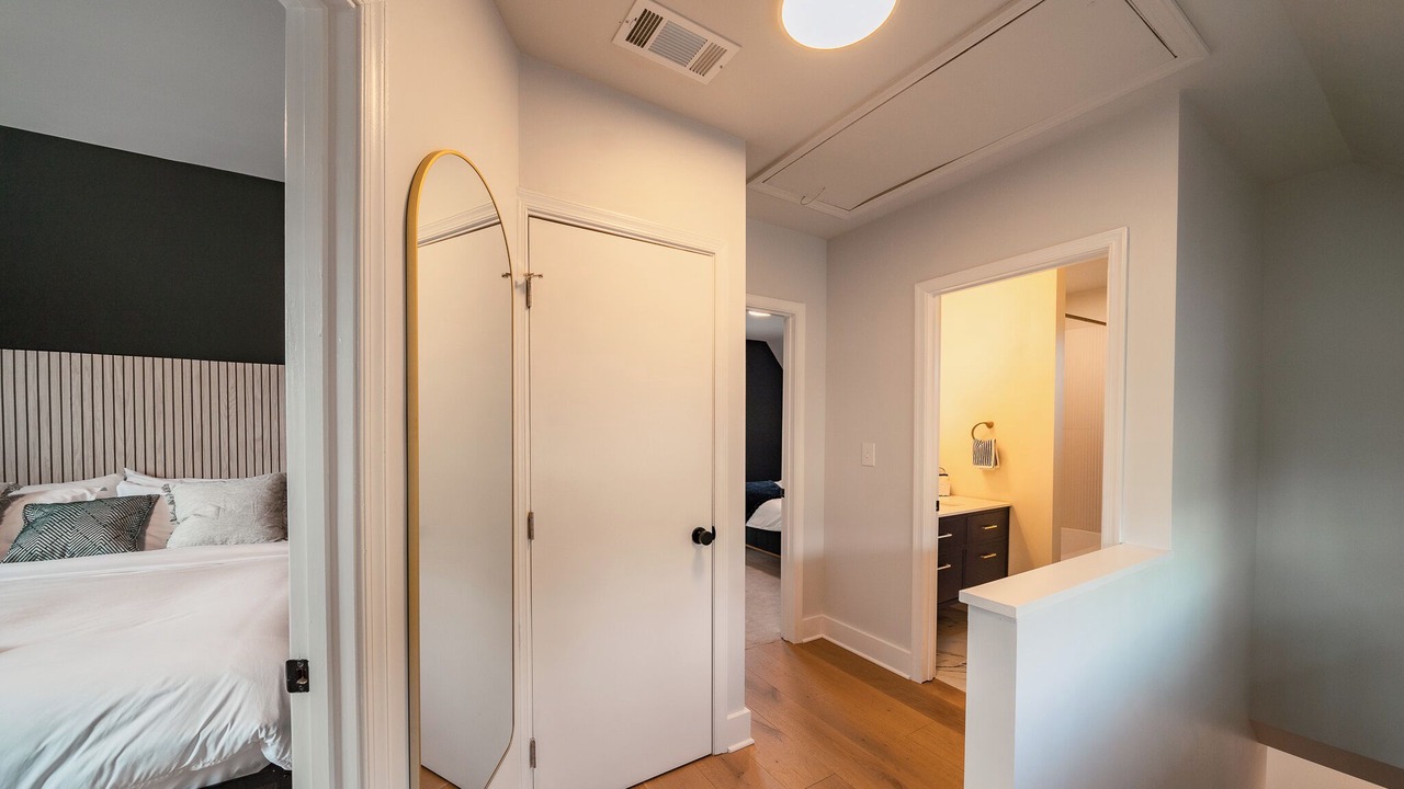 Photo of Bedroom in Detroit - Shoreway