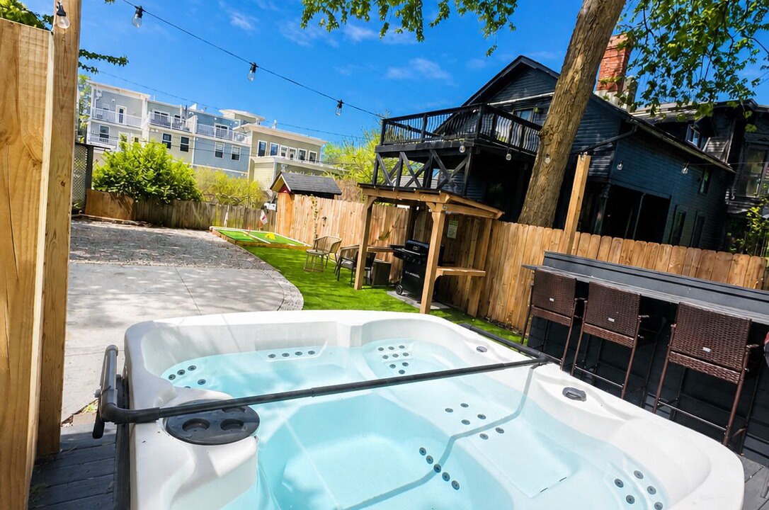 Photo of Patio Balcony in Detroit - Shoreway