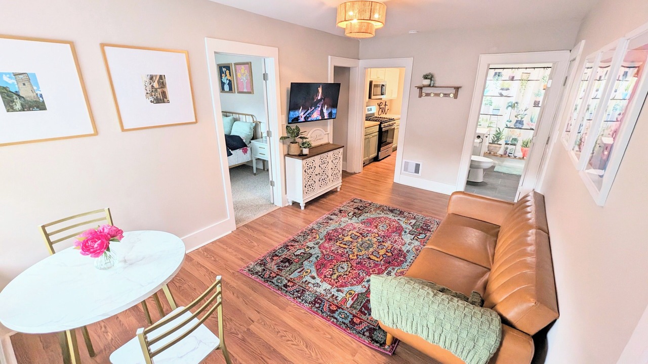 Photo of Livingroom in Westside