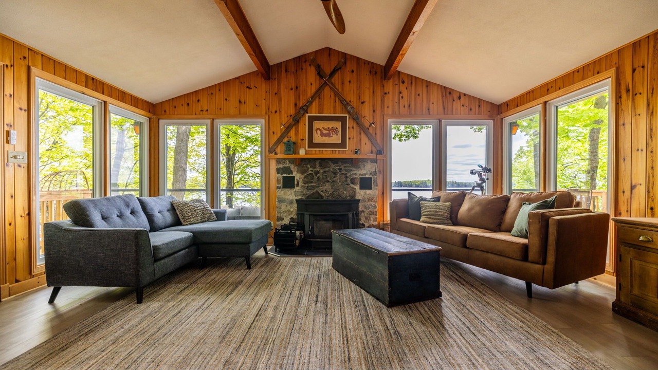 Photo of Livingroom in Rideau Lakes