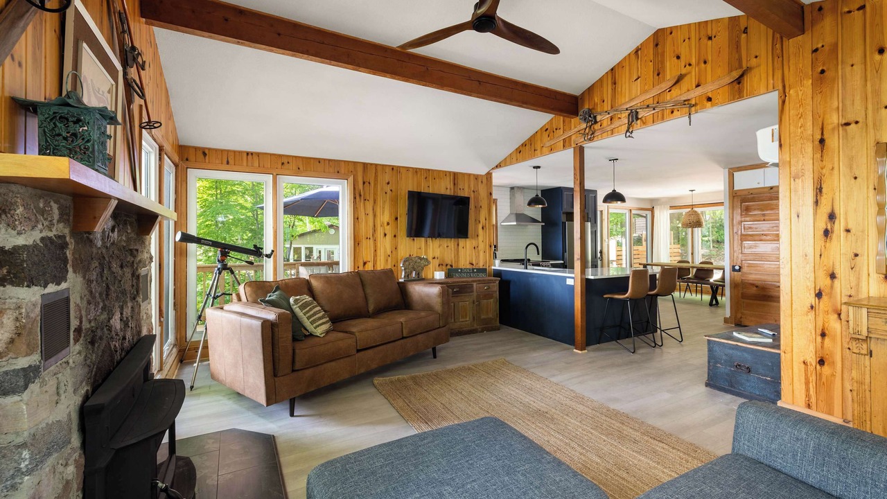 Photo of Livingroom in Rideau Lakes