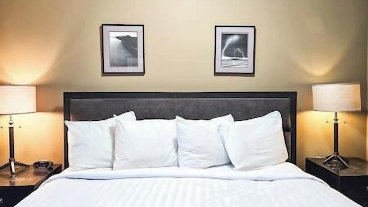 Photo of Bedroom in Radium Hot Springs