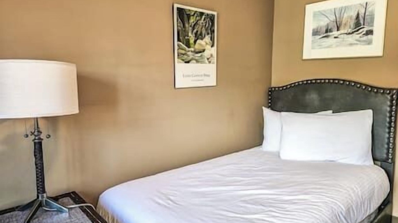 Photo of Bedroom in Radium Hot Springs