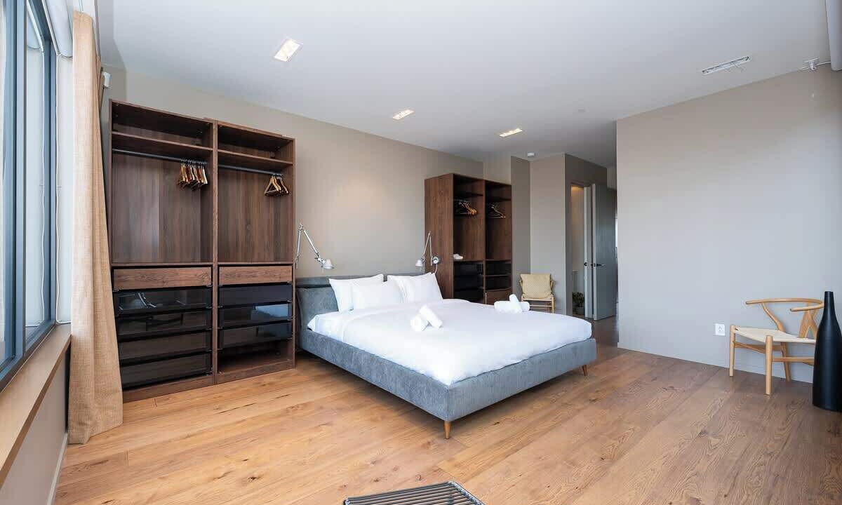 Photo of Bedroom in La Petite-Patrie