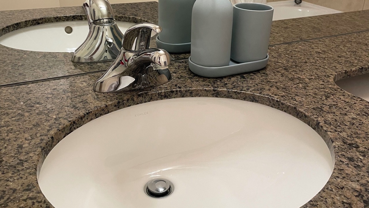 Photo of Bathroom in Haysboro