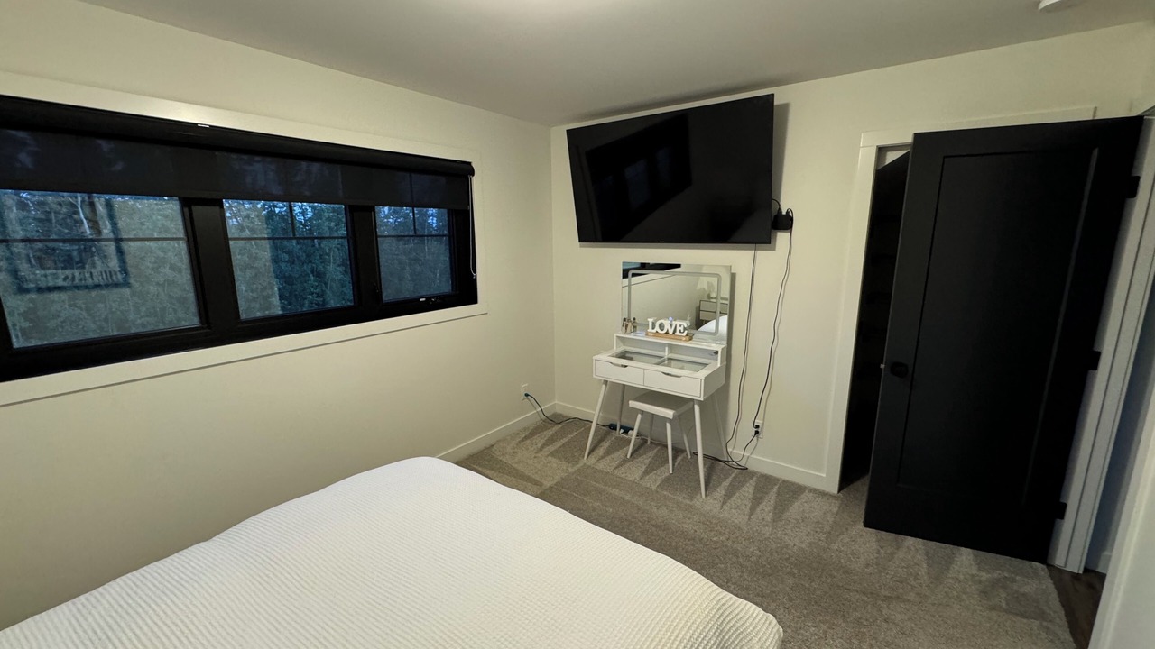 Photo of Bedroom in Parkland Beach