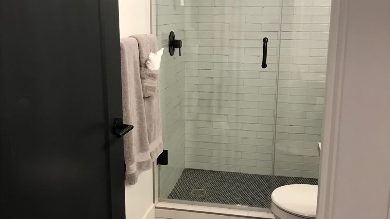 Photo of Bathroom in Parkland Beach