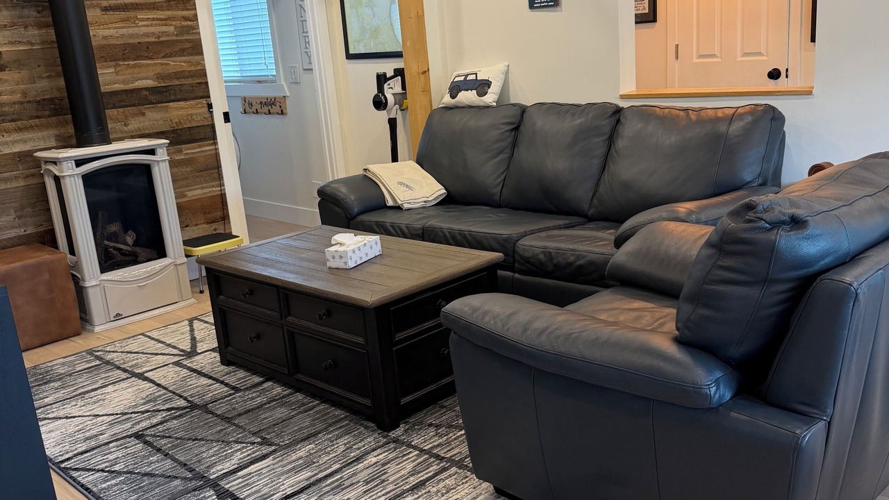 Photo of Livingroom in Utterson