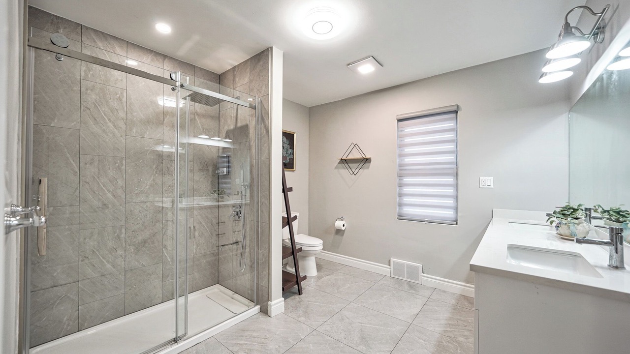 Photo of Bathroom in Niagara Falls