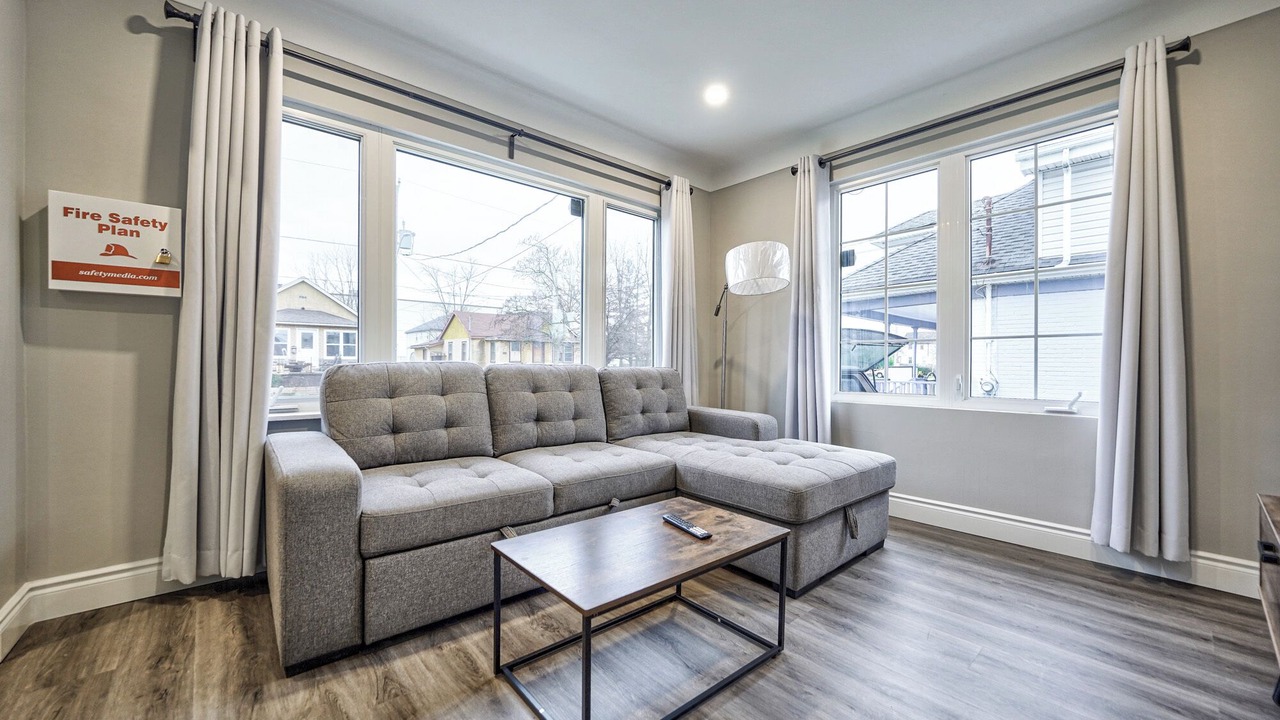 Photo of Livingroom in Niagara Falls