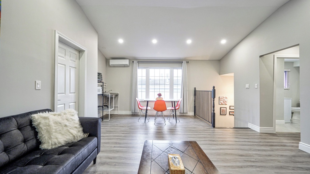 Photo of Livingroom in Niagara Falls