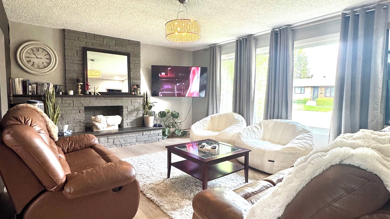 Photo of Livingroom in Yorkton