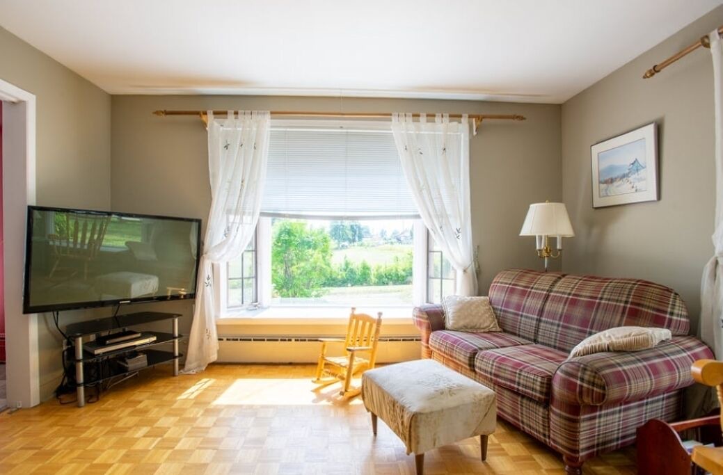 Photo of Livingroom in St-Francois-de-l'Ile-d'Orleans