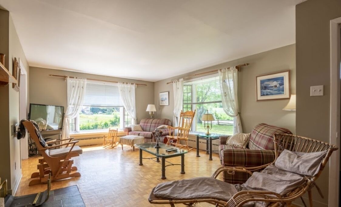 Photo of Livingroom in St-Francois-de-l'Ile-d'Orleans