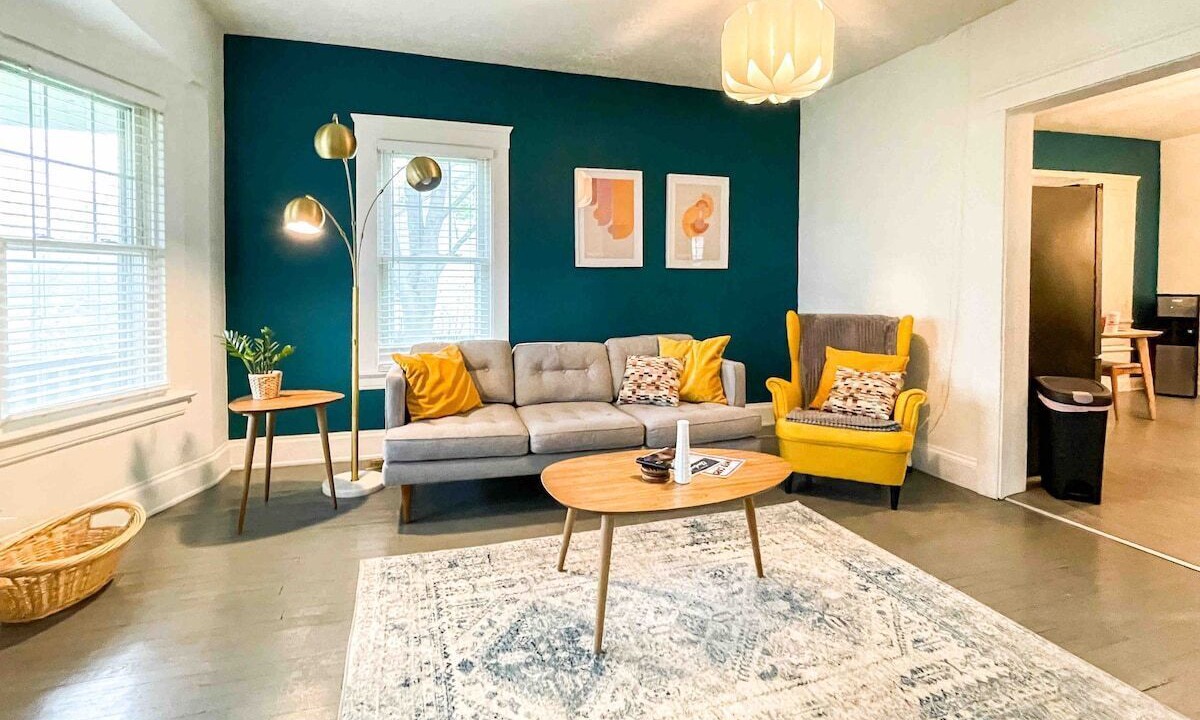 Photo of Livingroom in Kamm's Corners