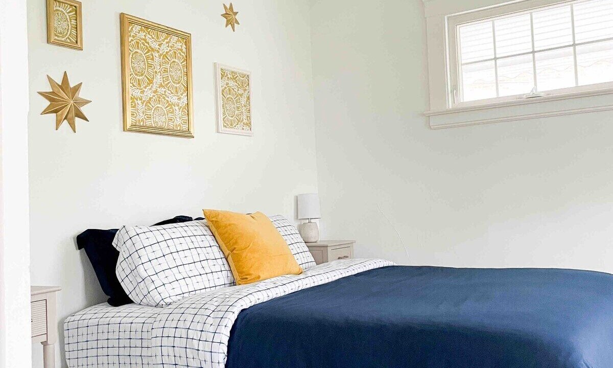 Photo of Bedroom in Kamm's Corners