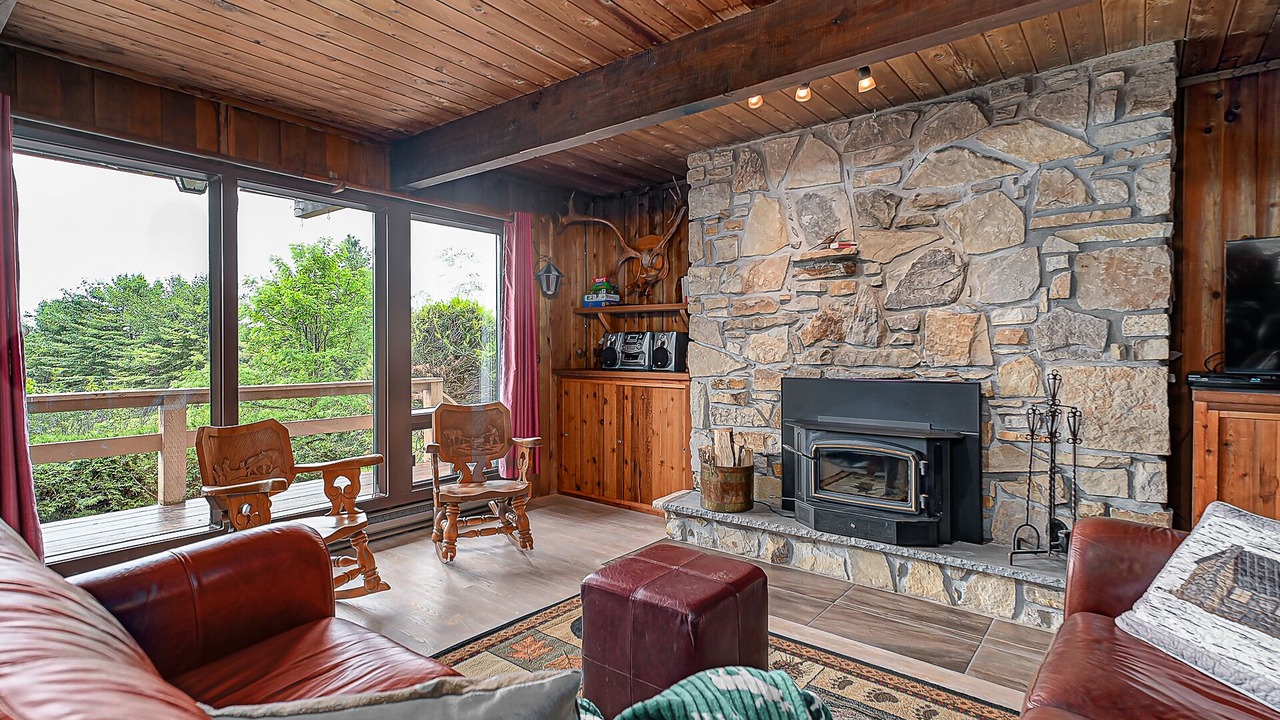 Photo of Livingroom in Saint-Alphonse-Rodriguez