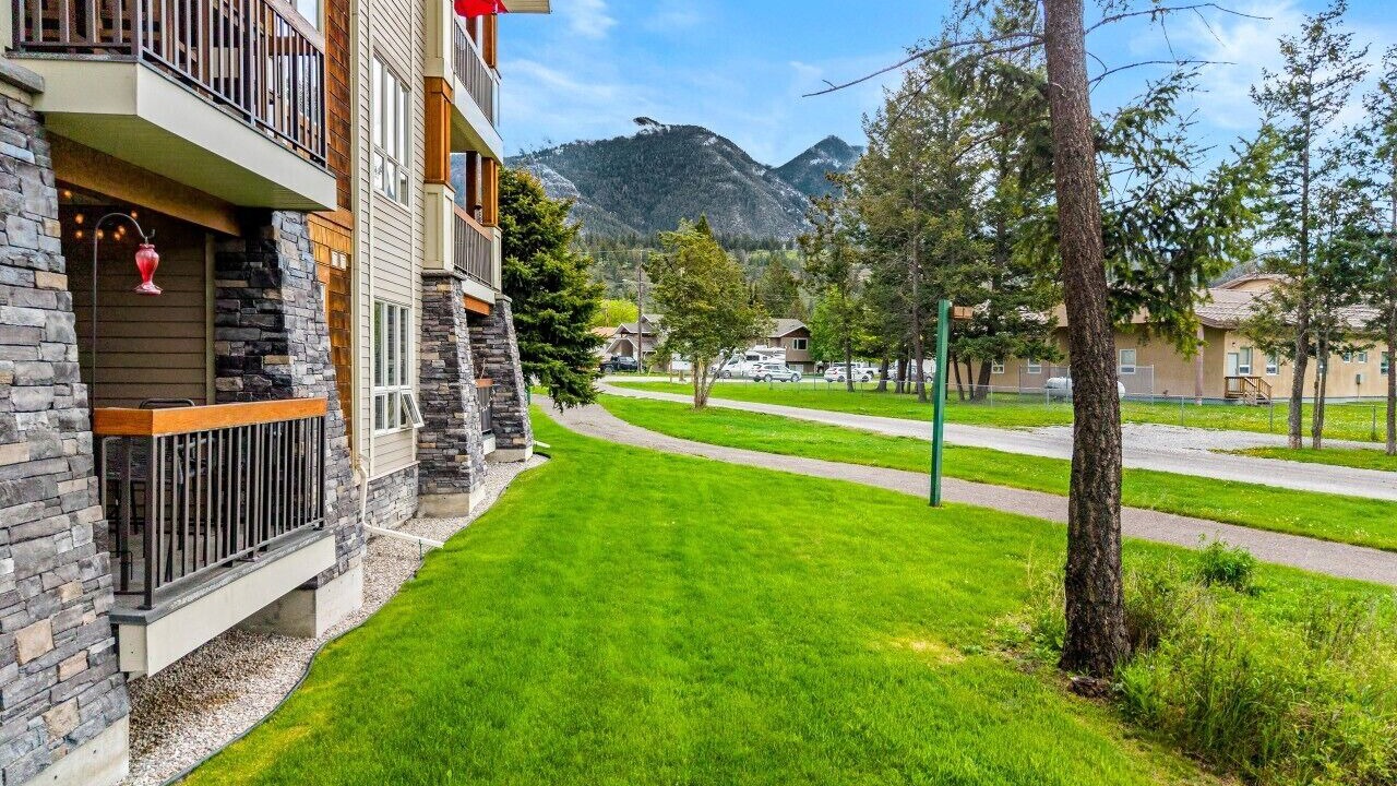 Photo of Patio Balcony in East Kootenay