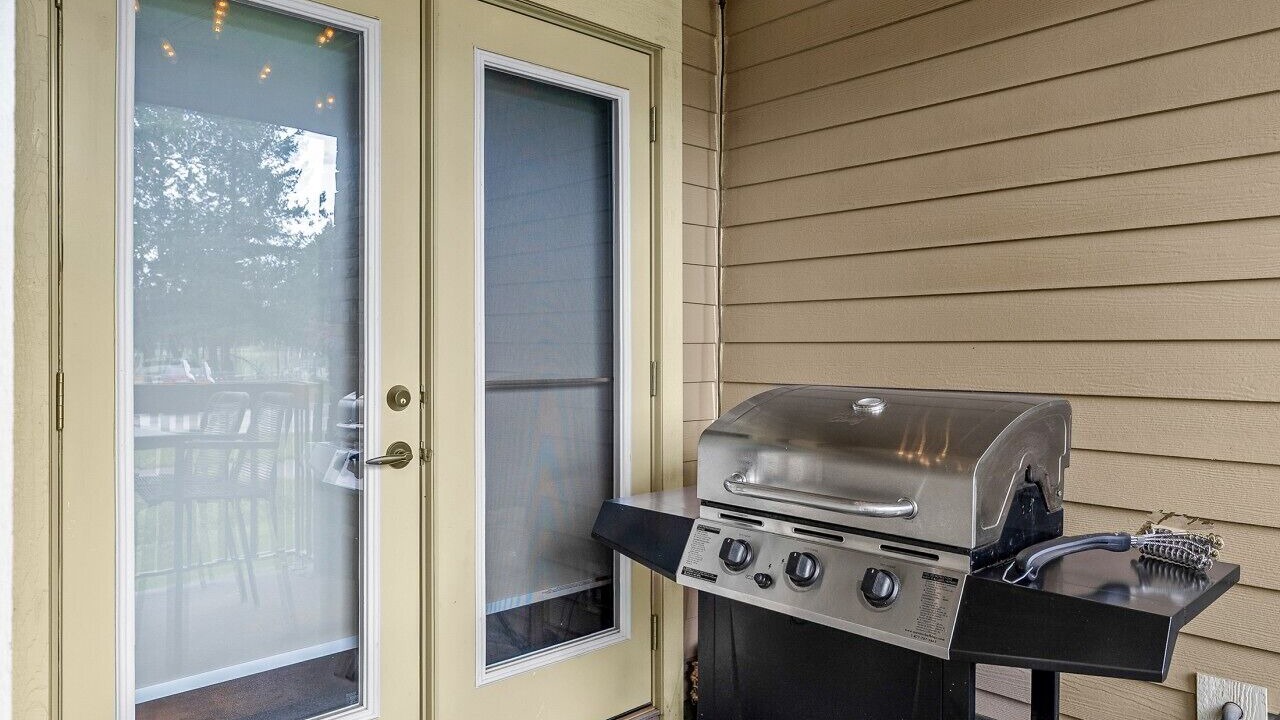 Photo of Patio Balcony in East Kootenay