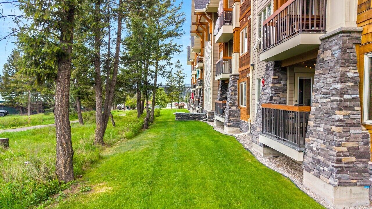 Photo of Patio Balcony in East Kootenay