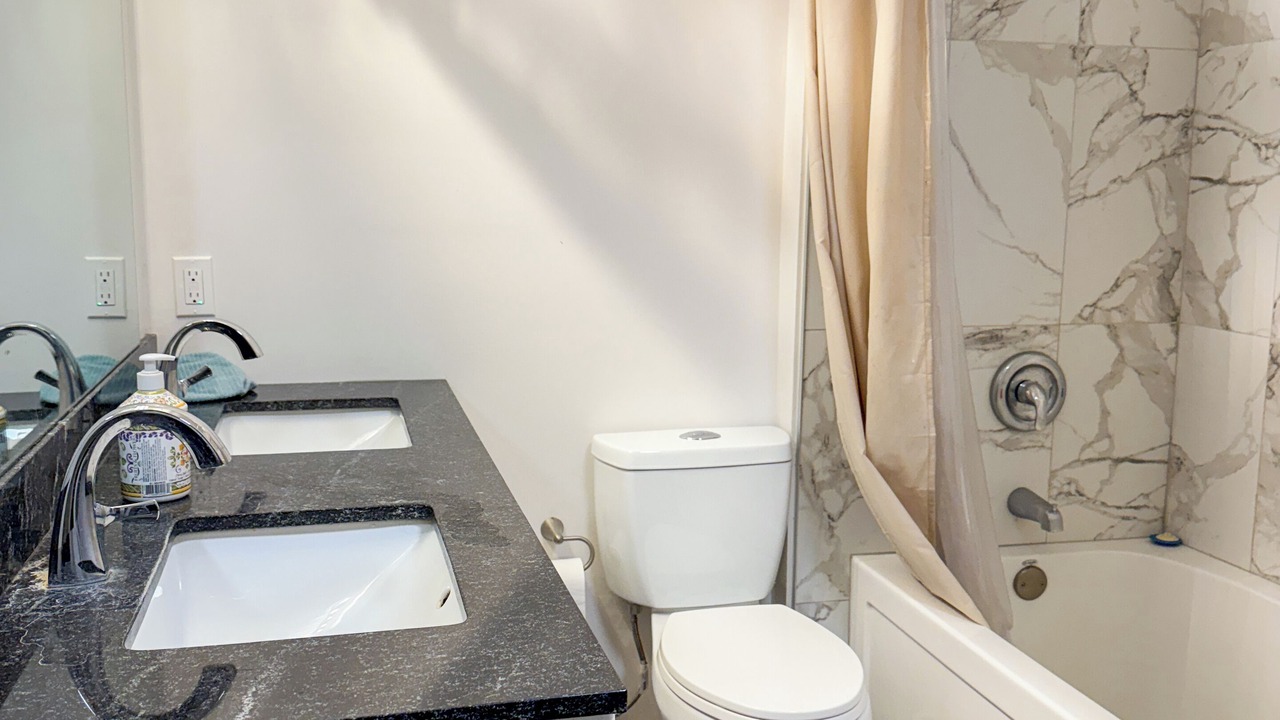 Photo of Bathroom in Sunnyside