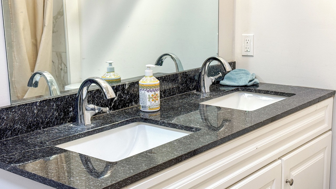Photo of Bathroom in Sunnyside