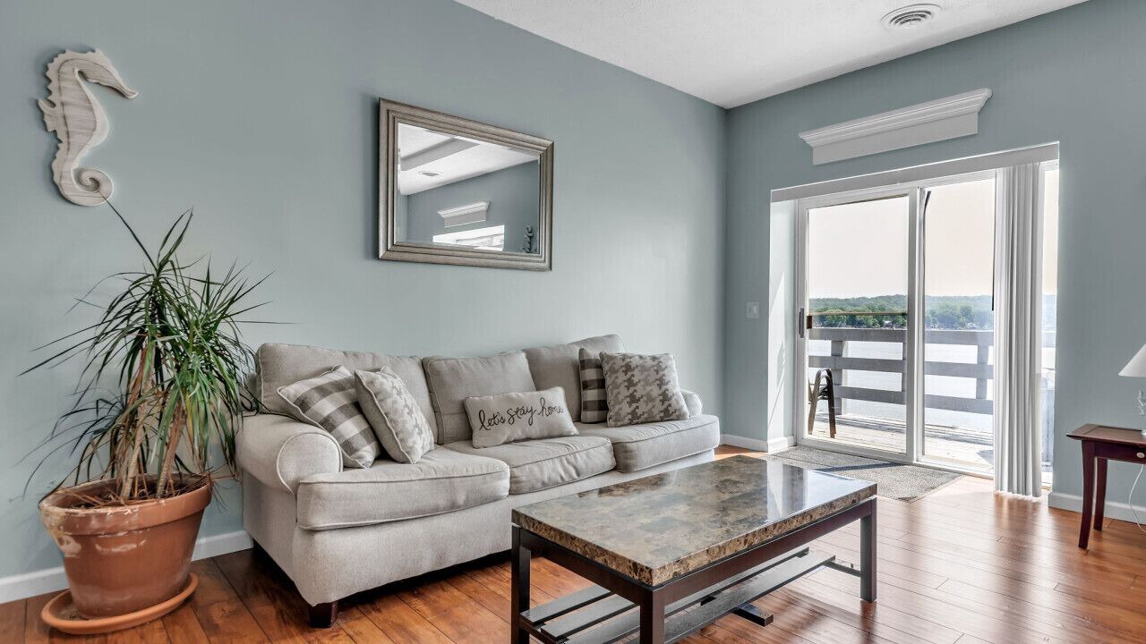 Photo of Livingroom in Geneseo