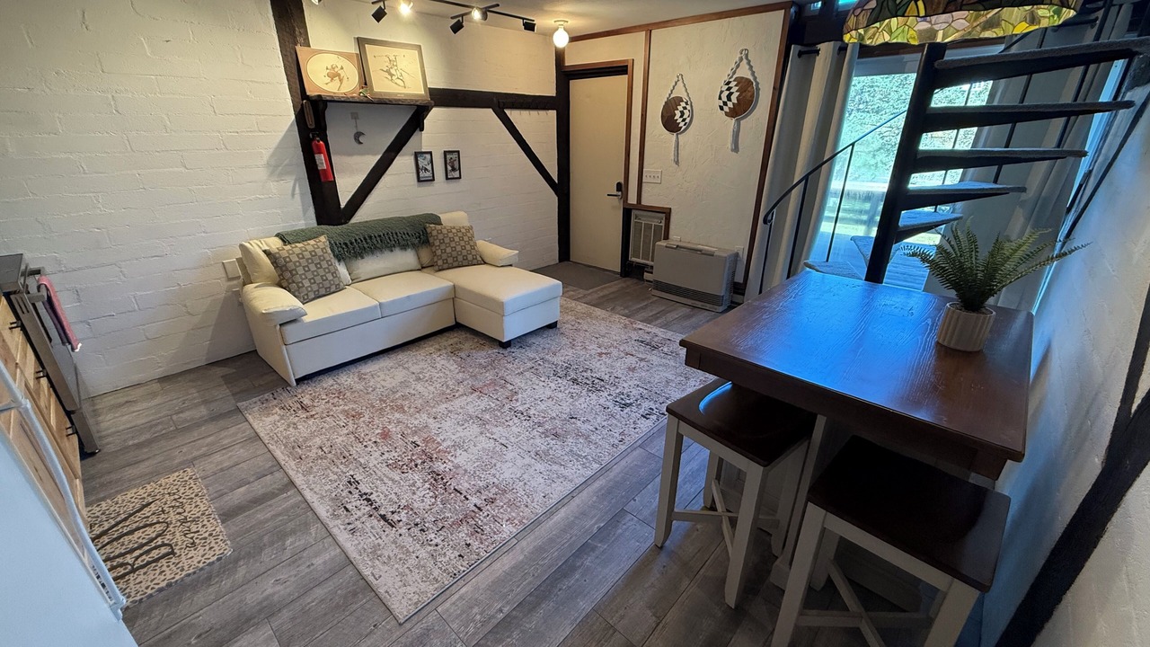 Photo of Livingroom in Blodgett Mills