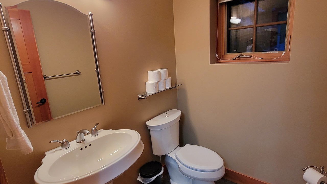 Photo of Bathroom in Golden