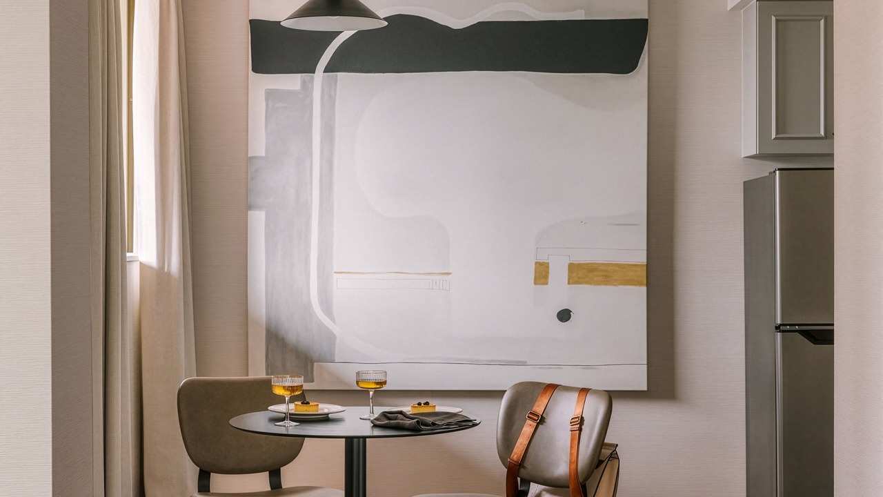 Photo of Livingroom in Davie Village