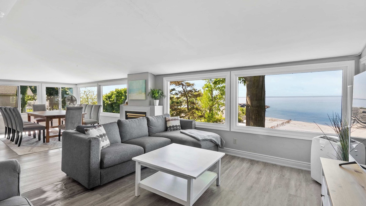 Photo of Livingroom in Ontario