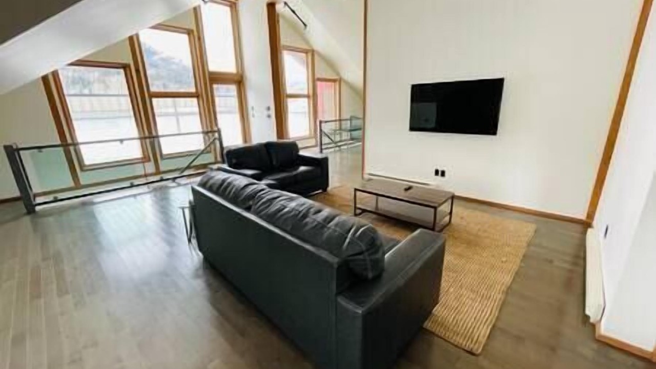 Photo of Livingroom in East Kootenay