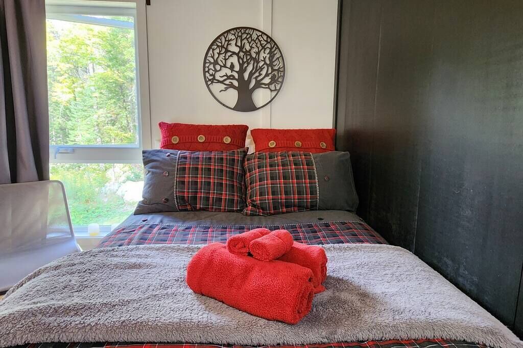 Photo of Bedroom in St-Adolphe-d'Howard