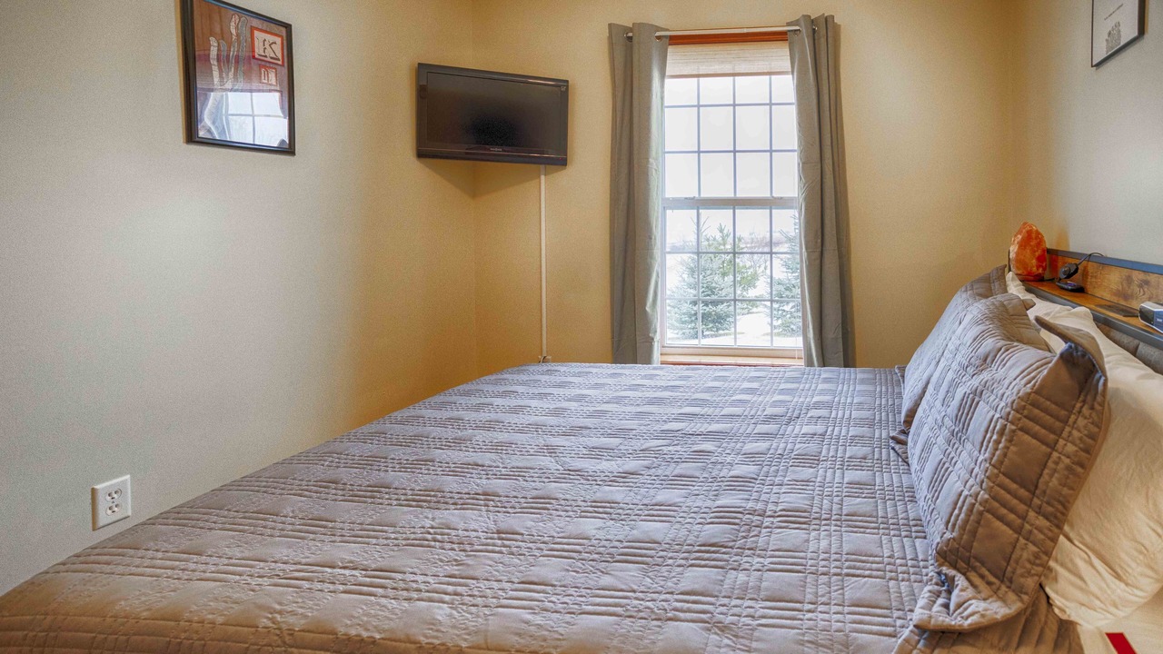 Photo of Bedroom in Hammondsport
